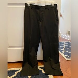 Van Heusen Black 32x30 Dress Pant